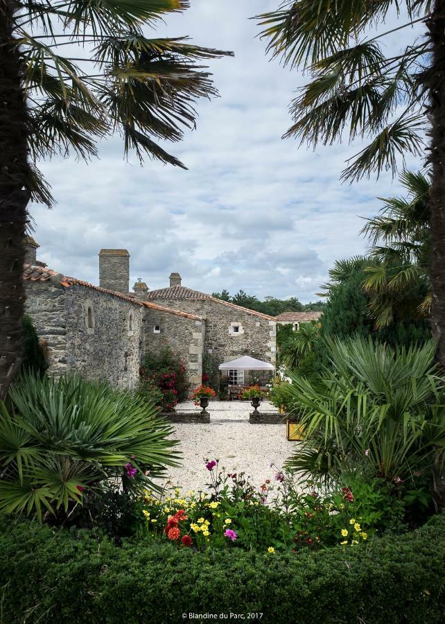 Logis De La Robliniere Bed & Breakfast Landevieille Eksteriør bilde