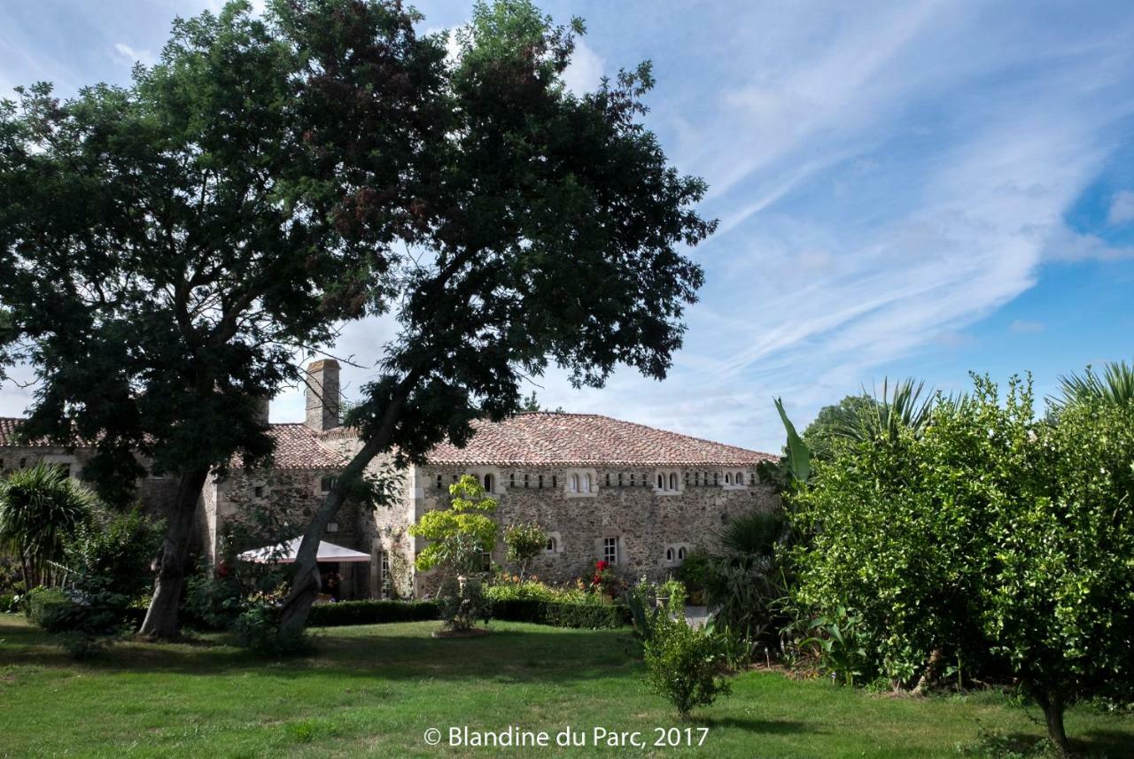 Logis De La Robliniere Bed & Breakfast Landevieille Eksteriør bilde